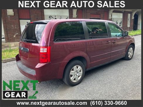 Used 2009 Dodge Grand Caravan SE w/ Climate Group FWD image 3