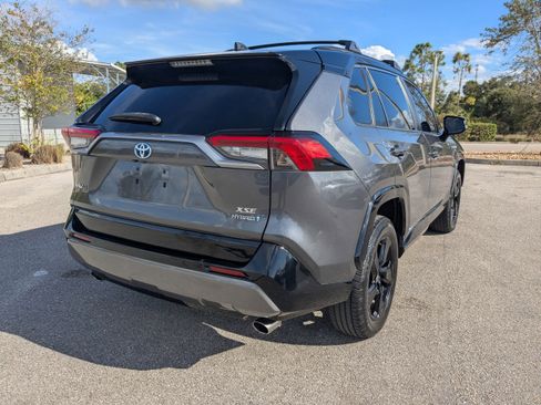 Used 2021 Toyota RAV4 XSE w/ XSE Grade Weather Package image 5