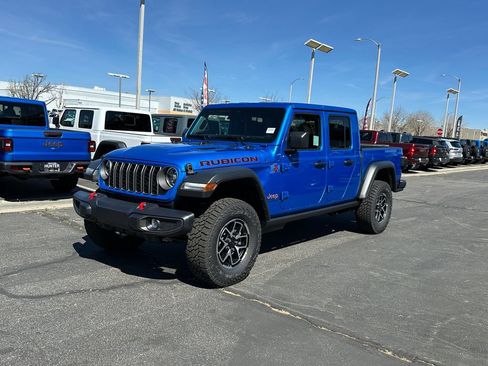New 2026 Jeep Gladiator Rubicon w/ Steel Power Dome Hood Package AWD/4WD image 2