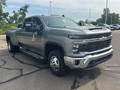 Used 2025 Chevrolet Silverado 3500 LT w/ All Star Edition AWD/4WD image 7