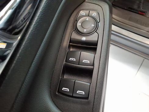 Used 2020 Chevrolet Equinox LT image 17