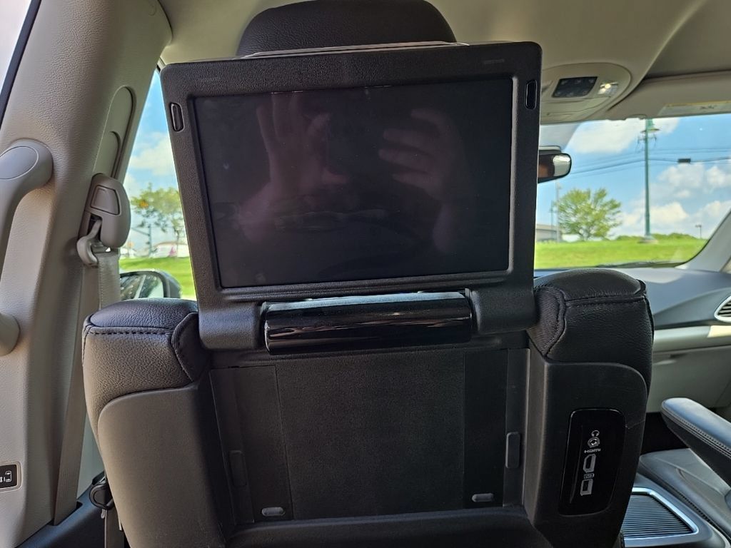 Used 2020 Chrysler Pacifica Touring-L Plus FWD image 36