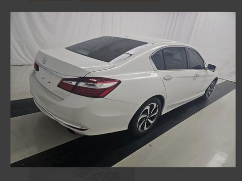 Used 2017 Honda Accord EX image 3