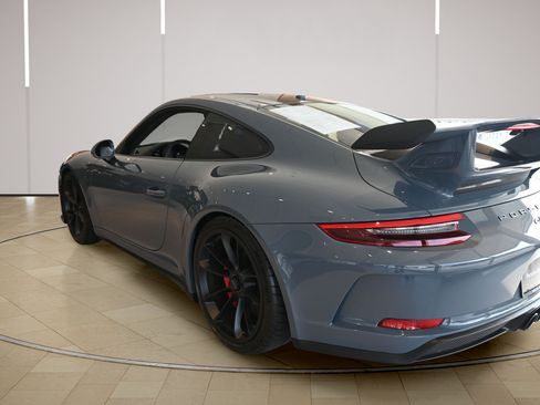 Used 2018 Porsche 911 GT3 w/ Sport Chrono Package RWD image 6