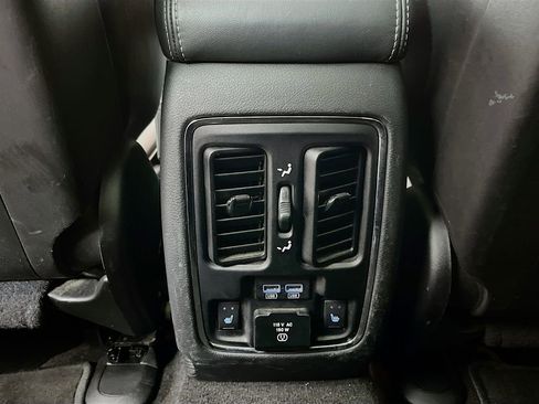 Used 2015 Jeep Grand Cherokee Overland AWD/4WD image 34