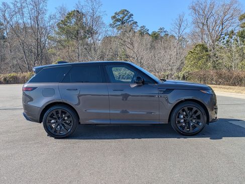 New 2026 Land Rover Range Rover Sport Dynamic SE image 4