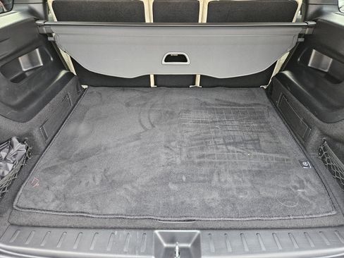 Used 2025 Mercedes-Benz GLB 250 image 33