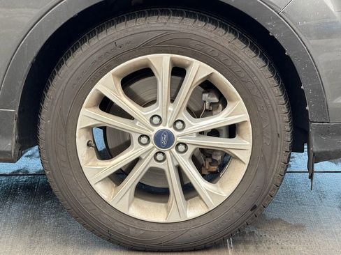 Used 2017 Ford Escape SE w/ SE Cold Weather Package image 6