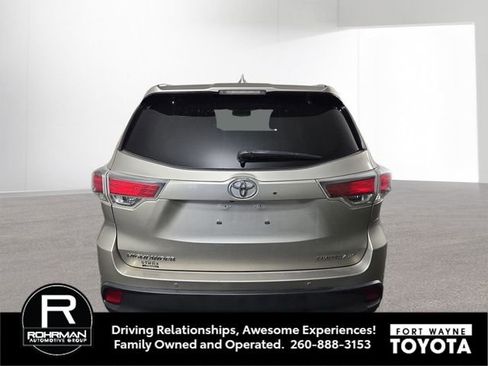 Used 2016 Toyota Highlander Limited image 8