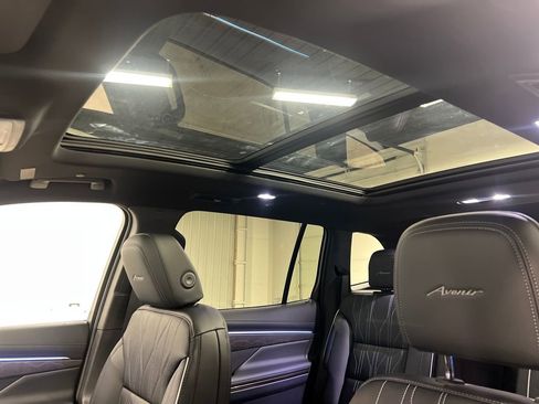 New 2026 Buick Enclave Avenir image 28