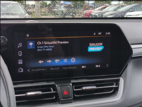 Used 2025 Chevrolet TrailBlazer LT FWD image 16