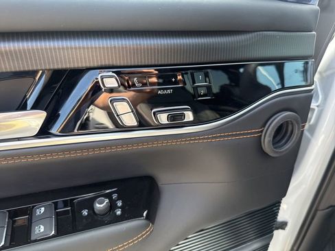 New 2026 Jeep Grand Wagoneer Summit AWD/4WD image 22
