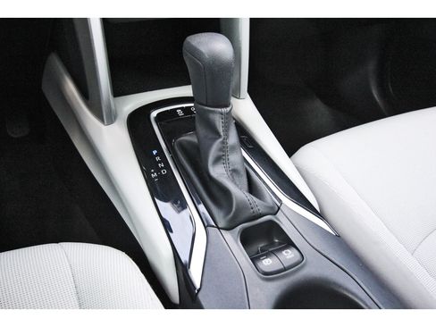Used 2022 Toyota Corolla Cross L FWD image 29