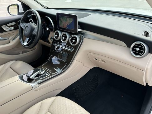 Used 2016 Mercedes-Benz GLC 300 4MATIC image 4