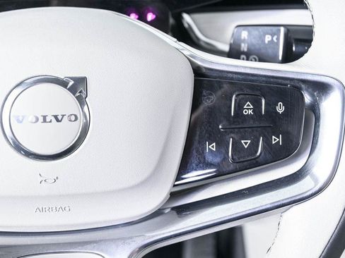 Used 2025 Volvo EX90 Ultra AWD/4WD image 13