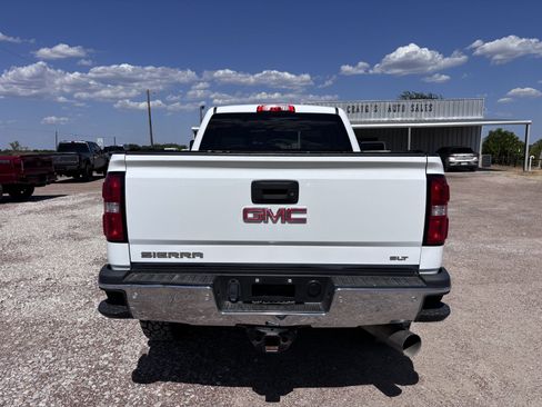 Used 2018 GMC Sierra 2500 SLT w/ Duramax Plus Package AWD/4WD image 4