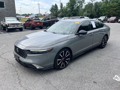 Used 2024 Honda Accord Touring image 4
