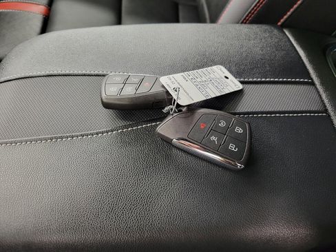 Used 2024 Chevrolet Traverse RS image 30