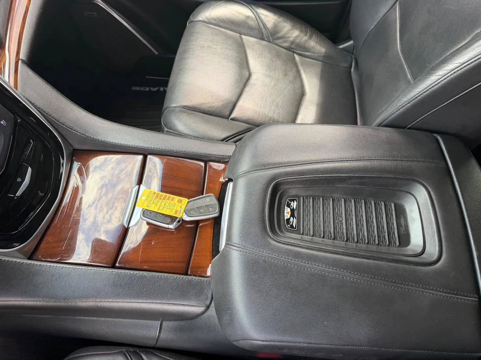 Used 2019 Cadillac Escalade ESV Luxury AWD/4WD image 24