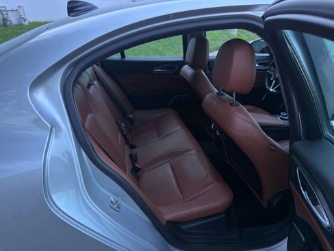 Used 2019 Alfa Romeo Giulia AWD image 23