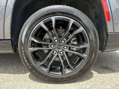 Used 2024 Jeep Grand Wagoneer L Series II w/ Quick Order Packagew 28T image 37