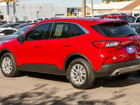 Used 2020 Ford Escape SE image 7