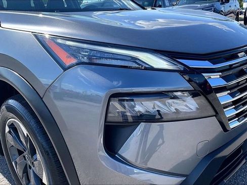 Certified 2025 Nissan Rogue SV w/ SV Premium Package FWD image 29