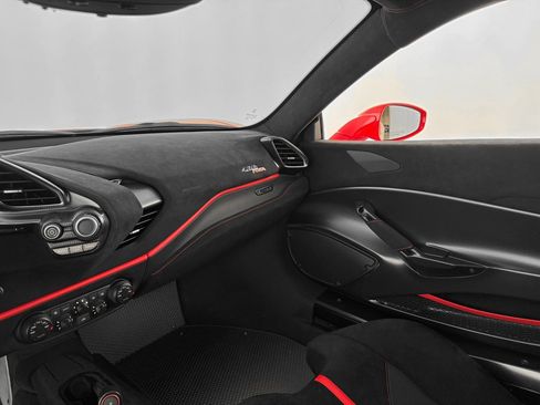 Used 2019 Ferrari 488 Pista Coupe RWD image 18