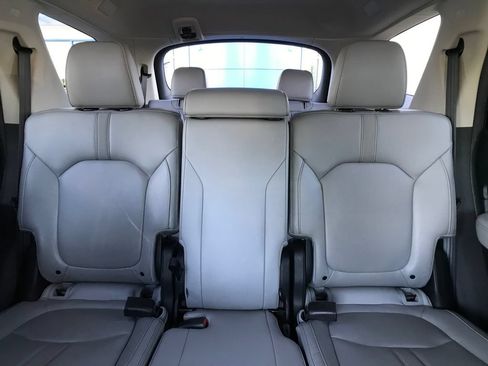 Certified 2024 Honda Pilot Touring image 11