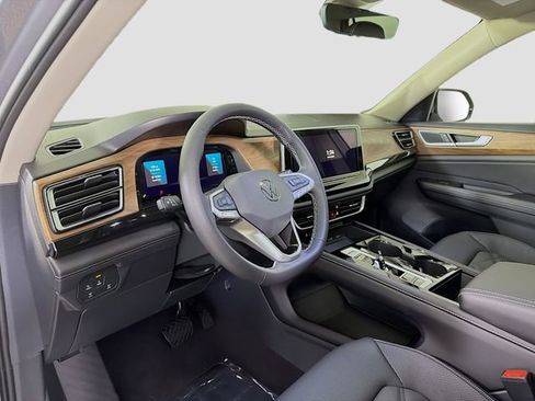 New 2026 Volkswagen Atlas SE image 9