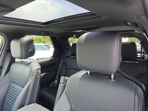 New 2025 Land Rover Discovery S image 22
