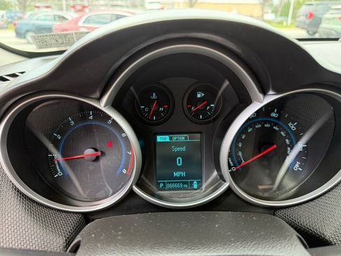 Used 2014 Chevrolet Cruze LT image 22
