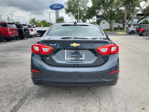 Used 2018 Chevrolet Cruze LT FWD image 8