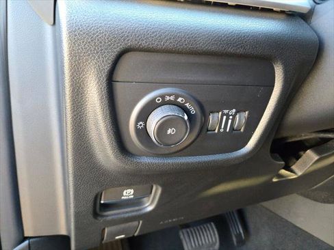 New 2025 Jeep Grand Cherokee Limited w/ Black Appearance Package image 26