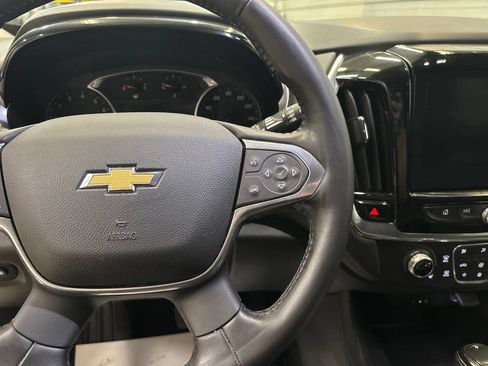Used 2020 Chevrolet Traverse LT w/ Driver Confidence II Package AWD/4WD image 13