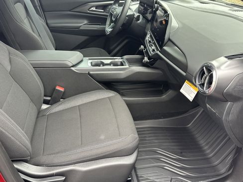 New 2026 Chevrolet Equinox EV LT image 14