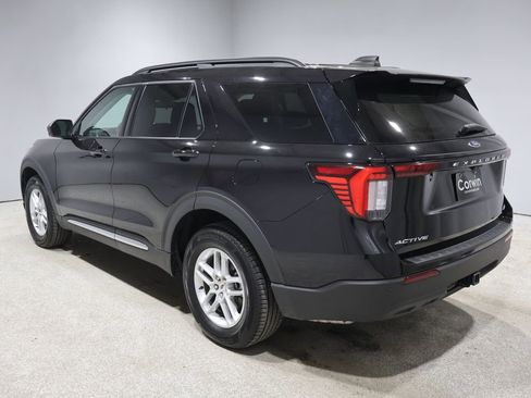 Used 2025 Ford Explorer Active image 4