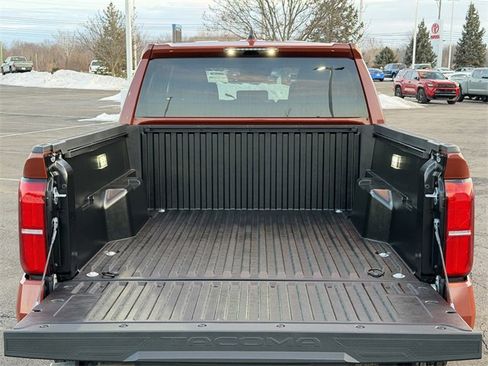 Used 2025 Toyota Tacoma TRD Sport image 16