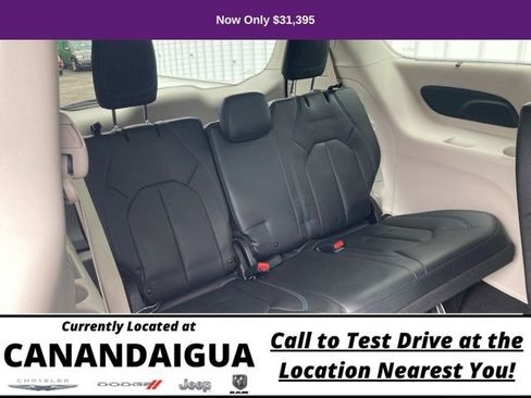 Used 2021 Chrysler Pacifica Touring-L image 33