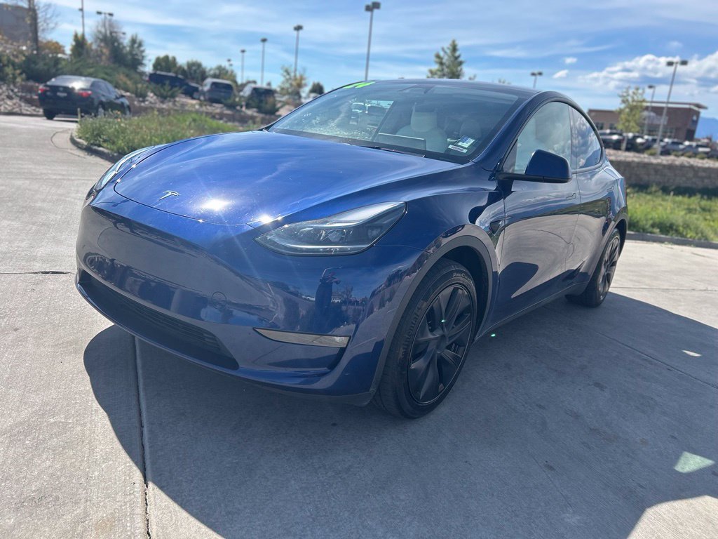 Used 2024 Tesla Model Y Long Range AWD/4WD image 3