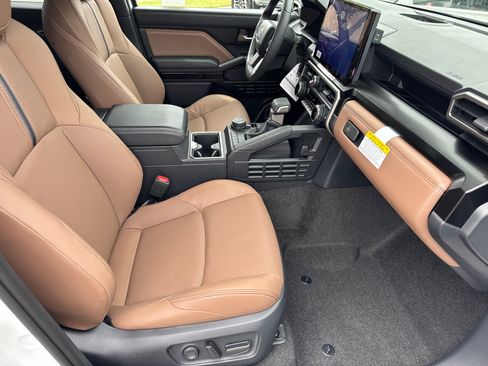 New 2026 Toyota 4Runner Limited AWD/4WD image 16