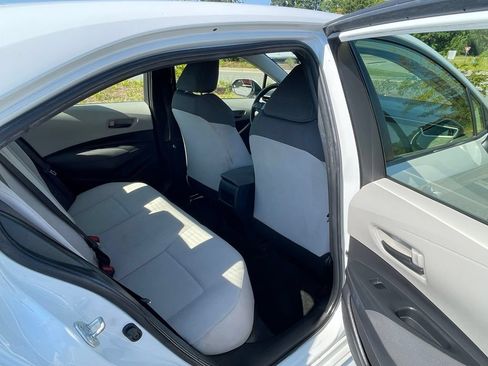 Used 2022 Toyota Corolla LE FWD image 41