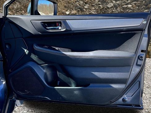 Used 2017 Subaru Outback 2.5i Premium image 22