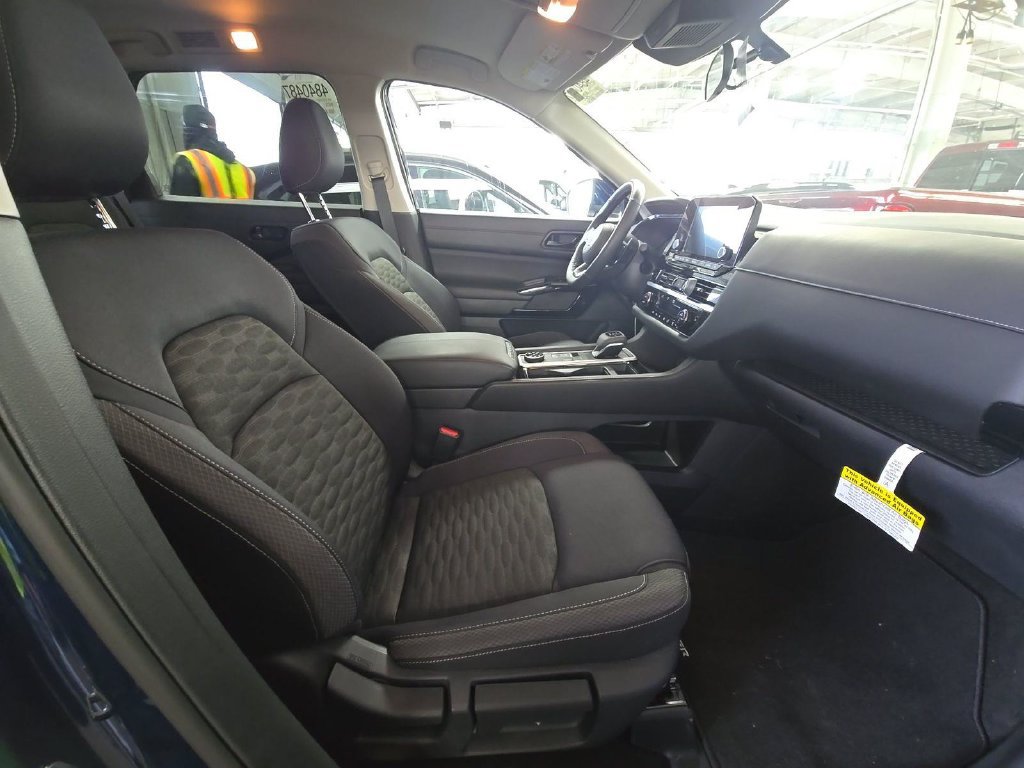 Certified 2025 Nissan Pathfinder SV AWD/4WD image 10