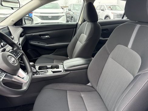 Certified 2025 Nissan Sentra SV image 5