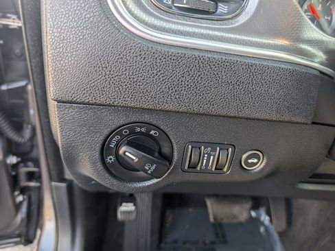 Used 2014 Dodge Charger R/T image 15