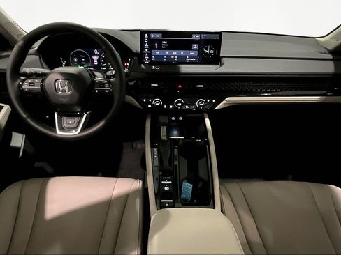 Used 2025 Honda Accord Touring image 7