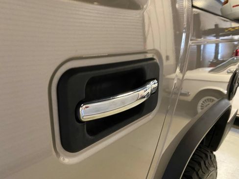 Used 2004 HUMMER H2 w/ Preferred Equipment Group AWD/4WD image 30
