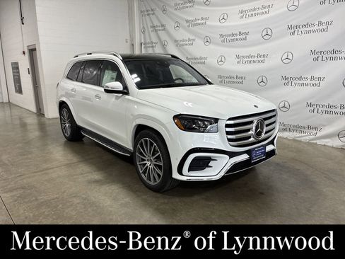 New 2025 Mercedes-Benz GLS 580 4MATIC image 1
