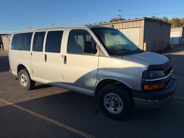 Used 2015 Chevrolet Express 2500 LT w/ LT Preferred Equipment Group RWD image 1
